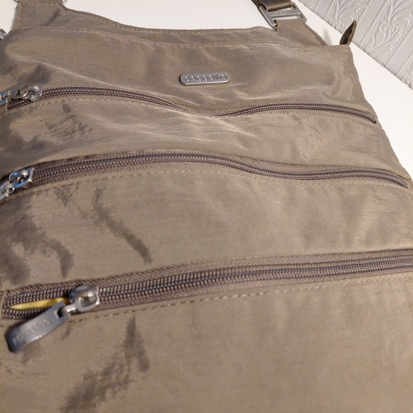 Baggallini Olive Crossbody Bag 11x11 - Picture 10 of 15
